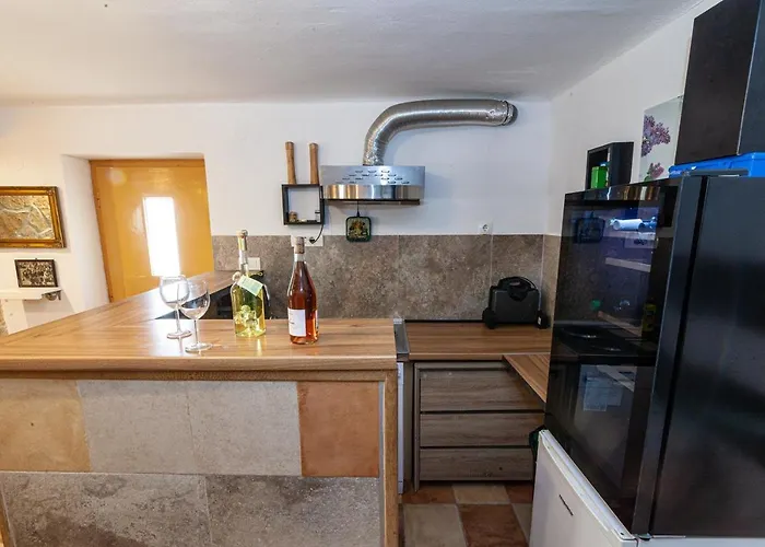 Vikendica Andriana House *