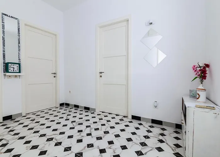 Vikendica Andriana House *