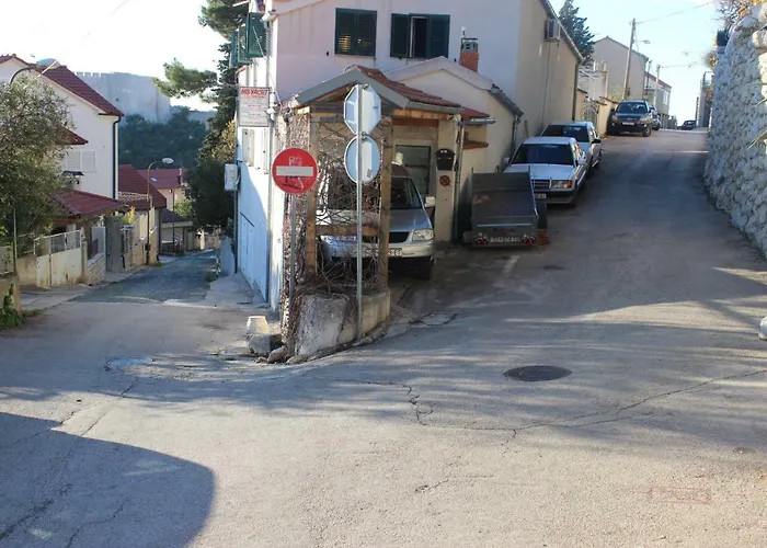 Vikendica Andriana House